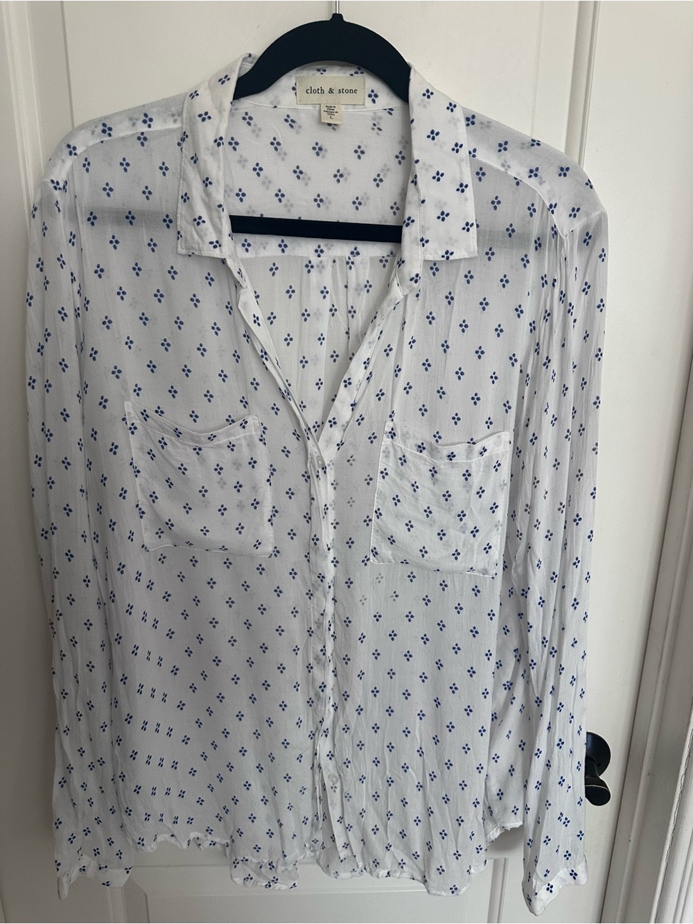 cloth & stone White Button-Down Shirt with Blue Micro Pattern size Large